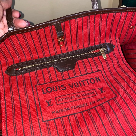 Louis Vuitton Neverfull MM tote unites timeless design in Damier Ebene canvas - Picture 15 of 16